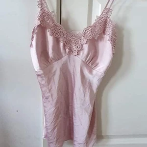 Rosa Sov Linne  - Rosa sov Linne storlek S