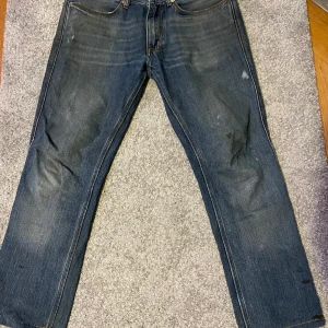 Acne studios jeans - Köpta på sellpy men för korta för mig. Några fläckar som inte går bort men annars bra kvalite