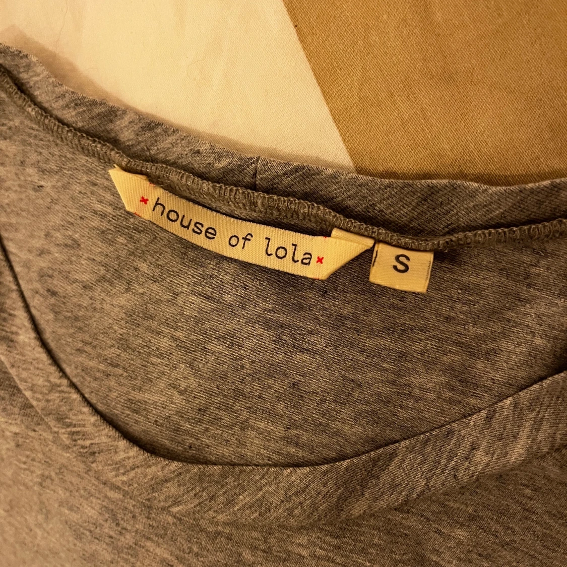 Tunn tröja med fluffiga ärmar - 91