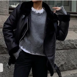 Jacka nakd - Superfin och varm jacka från nakd som tyvärr inte kommer till användning längre :( 💗💗Köpte för 1099kr 