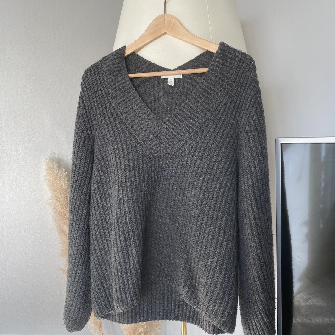 Grå stickad tröja 💌