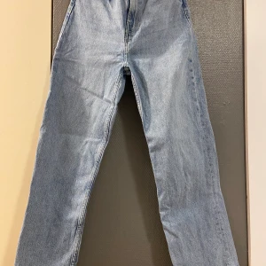 Blåa Jeans stl XS - Jeans från lager 157 stl XS💞💞fint skick, inga hål eller nått sånt. Passar mig som är 163😋