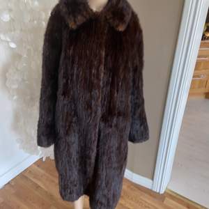 AMAZING REAL MINK FUR COAT  Perfect condition, almost never worn.  Fits a size 36-44.  Thick and comfortable to wear ❄️