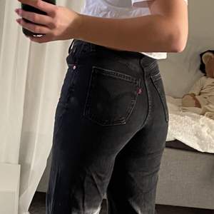 Levis jeans i perfekt skick, storlek 26/32! Skriv vid frågor