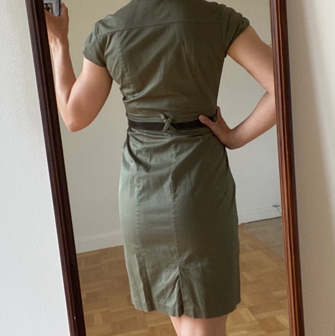 Grön klänning, militärstil, stlk S - 90