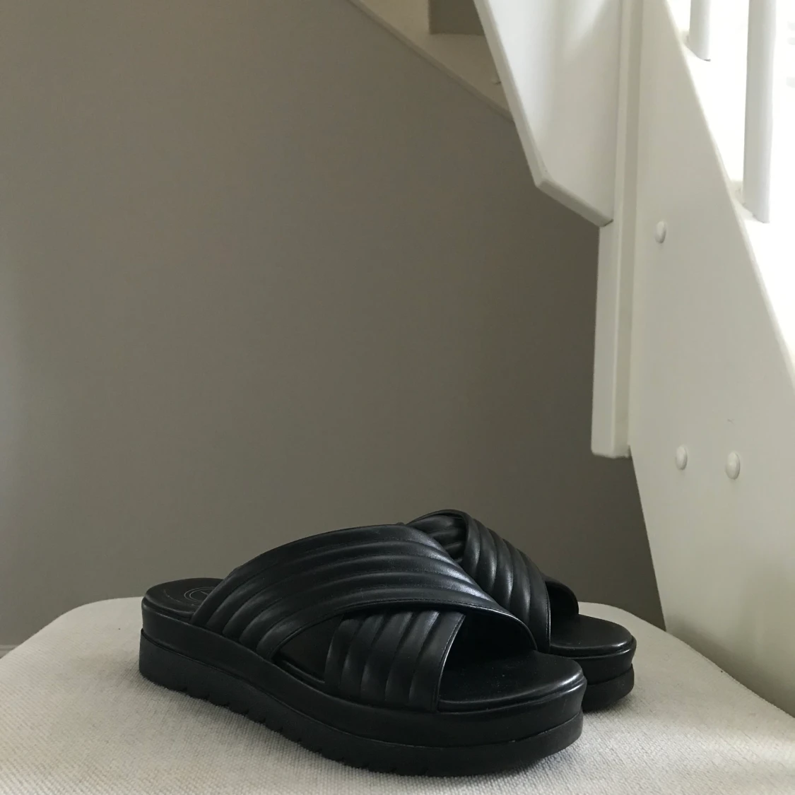 ICONIC chunky platå sandaler svarta storlek 38