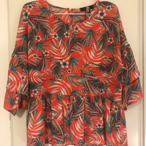 Pink summer blouse with flower print - Like new pink blouse with flower print from the brand Atmosphere. UK size 14z