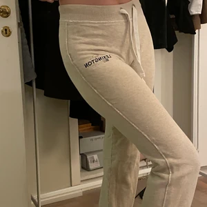 Lexingtion mjukisbyxor - Lexington mjukisbyxor i färgen beige, storlek S. Super mysiga!! 