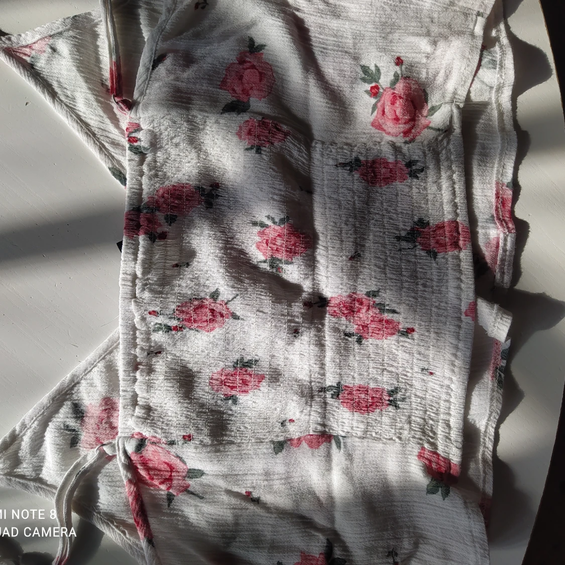 Romantisk crop top i nyskick strl 40 - 91