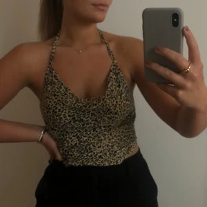 Leopard linne  - Enkelt leopardlinne, jätteskönt material!!