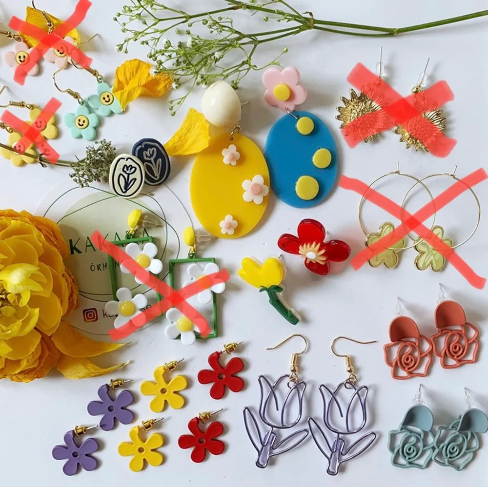 Söta blommor örhängen i nyskick, oanvända, S925 🍄 60kr/par inklusive frakt 🙌🏻🙌🏻❤️ följ min Instagram för 2kr rabatt 😉 @kakaka.se . Accessoarer.