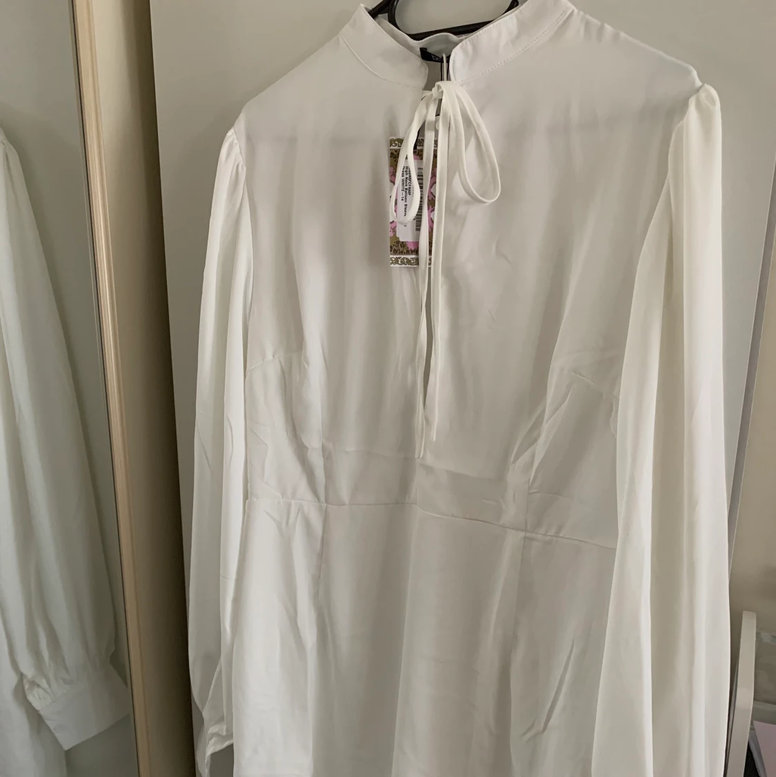 Boohoo vit klänning  - 90