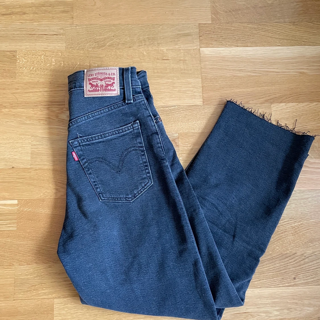 Levis ribcage straight