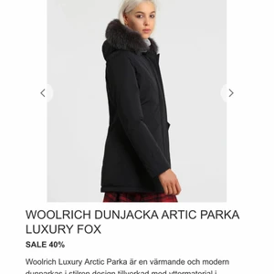 Jättefin jacka från woolrich❤️❤️ - En jättefin jacka från woolrich, perfekt nu till vintern💕 säljer pga för lite användning💞 nypris är ca 5000kr, jag säljer för 1000kr eller högst bud❤️ 