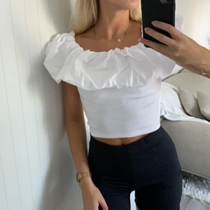 Zara topp - Söt vit croptop från zara storlek s 🥰