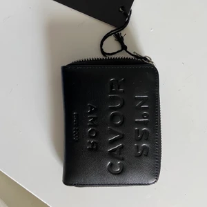 Plånbok - En oanvänd plånbok från 5preview. Möts upp i Stockholm eller fraktar men då står du för frakten😊