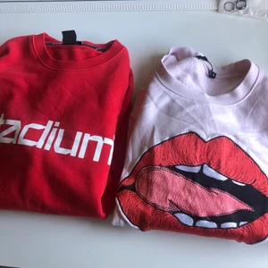 Sweatshirt 35kr styck! - Säljer mina två sweatshirt för 200 ikl frakt.        Stadium sweatshirt i storlek s.                                           Rosa sweatshirt med mun tryck i storlek M