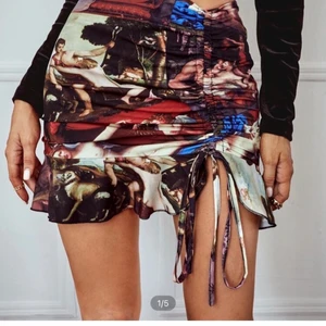 Angelic kjol - Kommer inte till användning. Den är storlek M men passar till S och M.