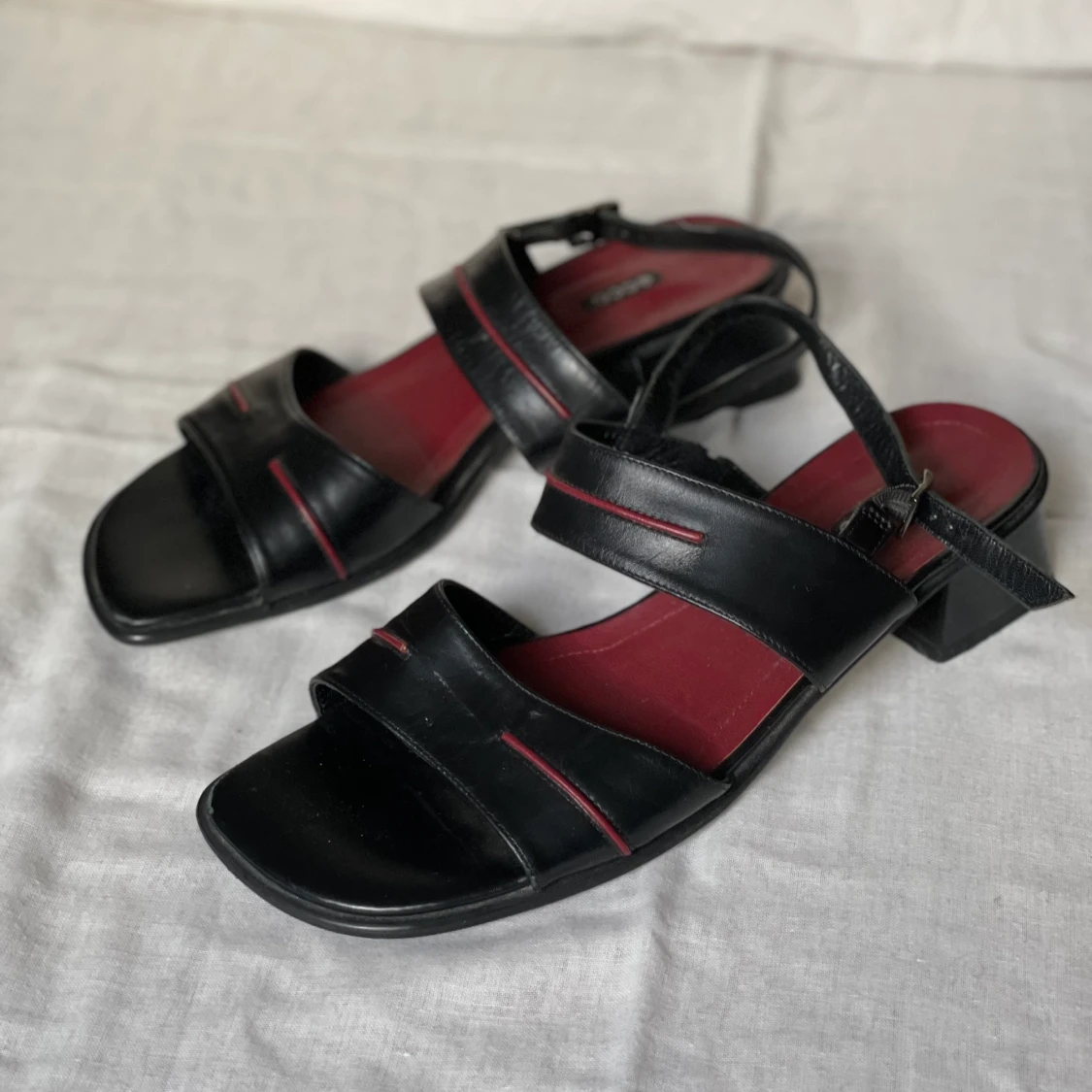 Läder sandaler stl 40