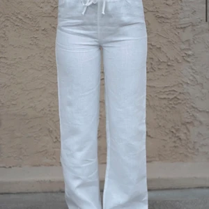 Adsgn linnebyxor - Linnebyxor i strl XXS från adsgn helt nya och oanvända prislapp och allt är kvar på. Säljer för att jag nog aldrig kommer använda dom. Nypris ligger på 800kr. Om många är intresserade så blir det budgivning. Köpare står för frakt. 