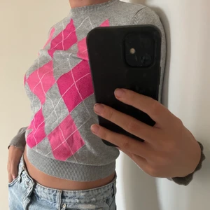 Tröja  - Tröja i storlek M men skulle säga att den är mer S/XS! 