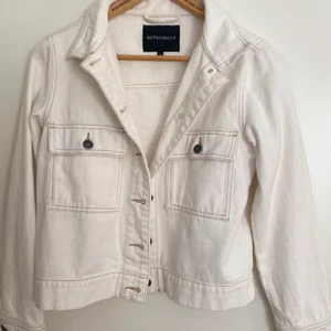 Jeans jacka  - Fin jeans jacka från Ruth & cirkle, använd vid 2 tillfällen🥰