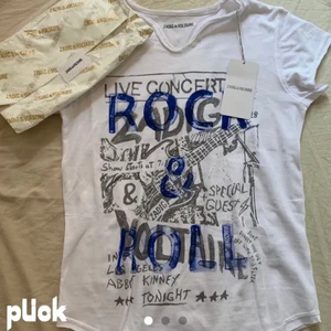 Zadig tshirt - Säljer denna helt oanvända Zadig tshirt pga att den var liteeee för liten! BUDA I KOMMENTARERNA. Köp direkt 700kr