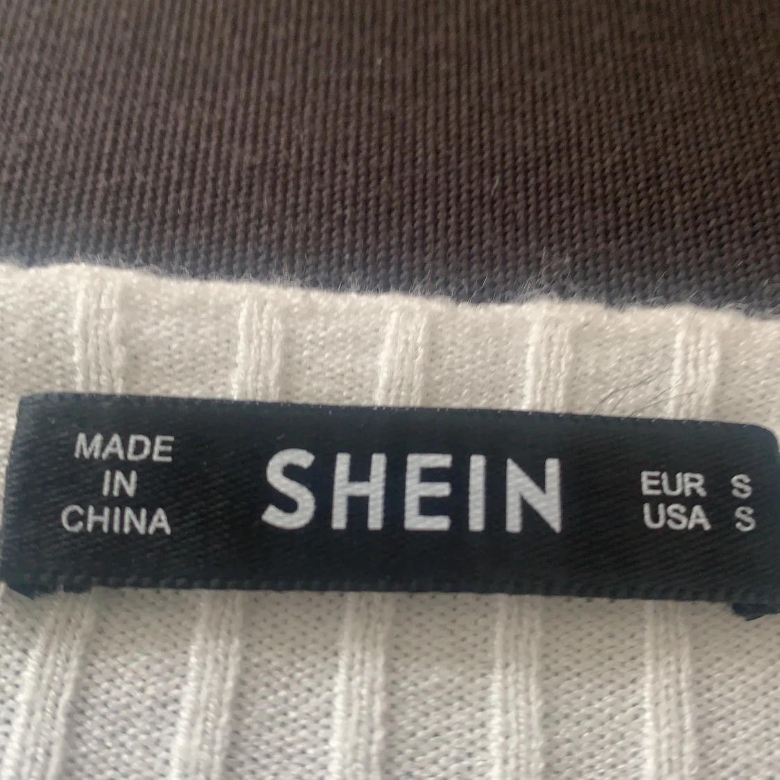 V-ringad tröja  - 91