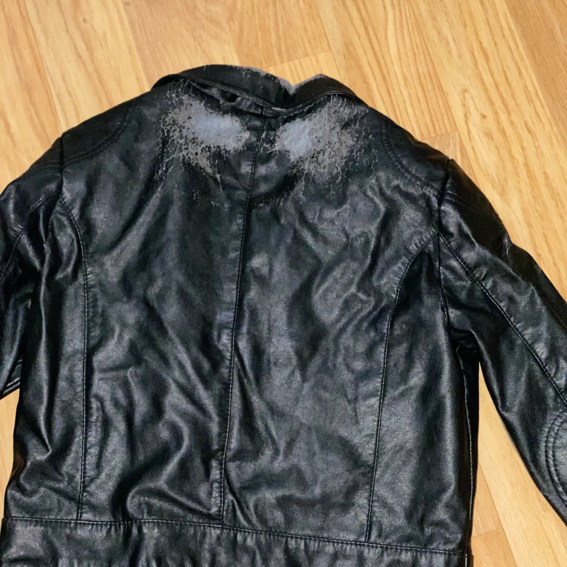 Tröja, skinnjacka  - 91