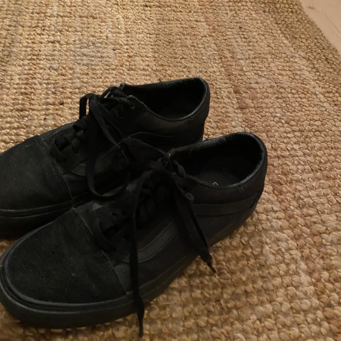 Svarta Vans med hög sula