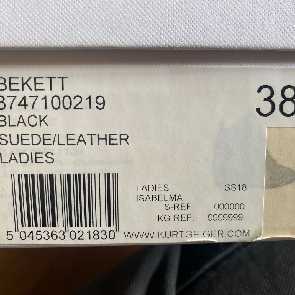 Jag säljer mina älskade Isabel marantskor i modellen Beckett och storlek 38. De är endast använda ett fåtal gånger pågrund av att jag blir så lång (jag är 178). Därmed är dom i väldigt bra skick. Dom är i locka och läder och så snygga!! Köparen står för frakten!. Skor.