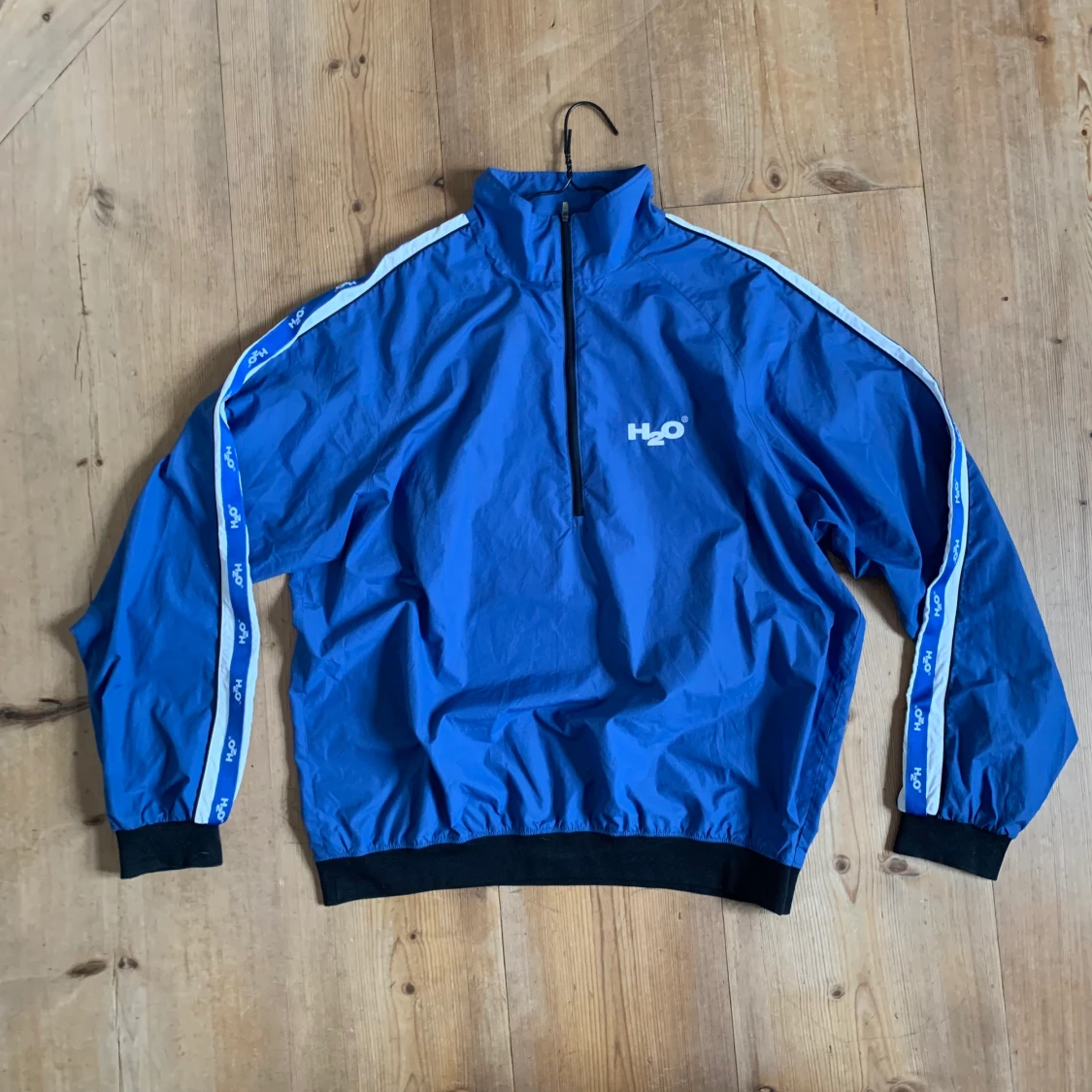 H2O windbreaker 