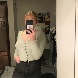 Jättefin tröja  - Super snygg, pastelgrön tröja!! Använd 1 gång, strl S. 100kr + frakt 💗 