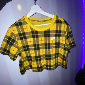 Nike crop tee  - Size S