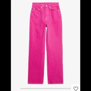 Rosa weekday jeans rowe - Modell: Rowe (högmidjade, raka). Storlek 26/30. Använda ca 3 gånger