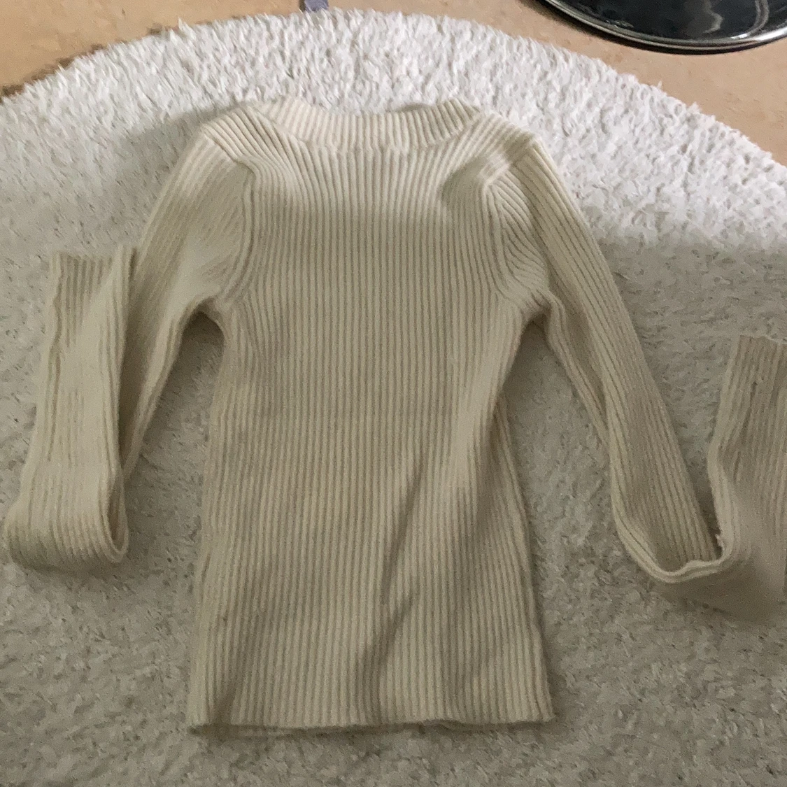 Väldigt mjukt stickad fin tröja från Gina  - 90