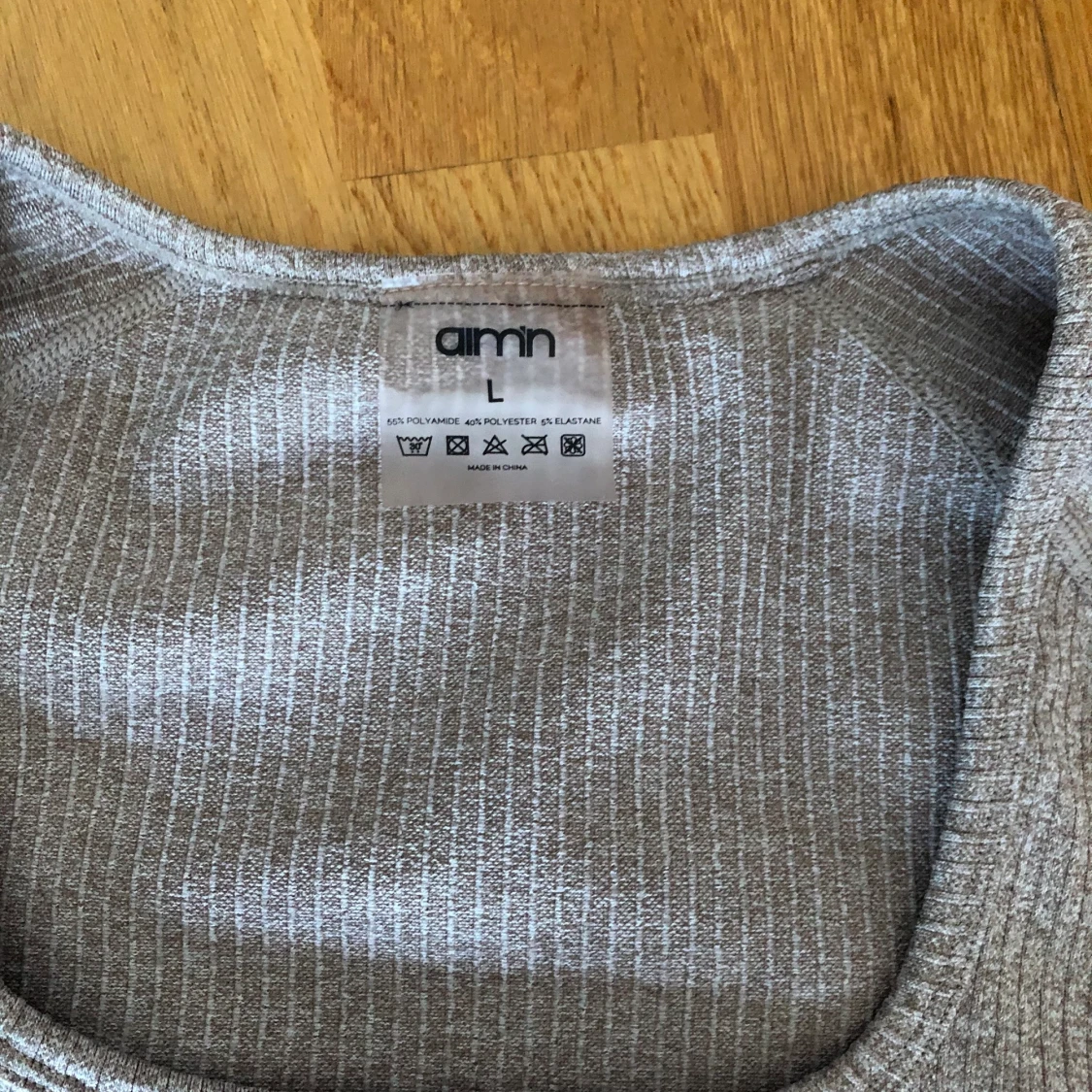 Ribbed long sleeve i färgen beige - 91