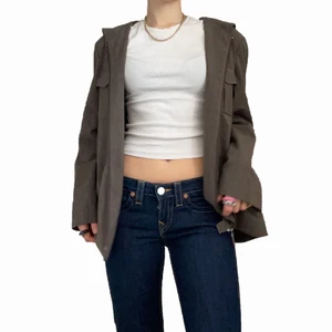 Jacka - Lätt vintage vårjacka med luva som sitter som en L😍