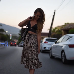 Kjol leopard - Small, använd ett tillfälle. Finns på Södermalm eller fraktas (köpare står för frakt)💖