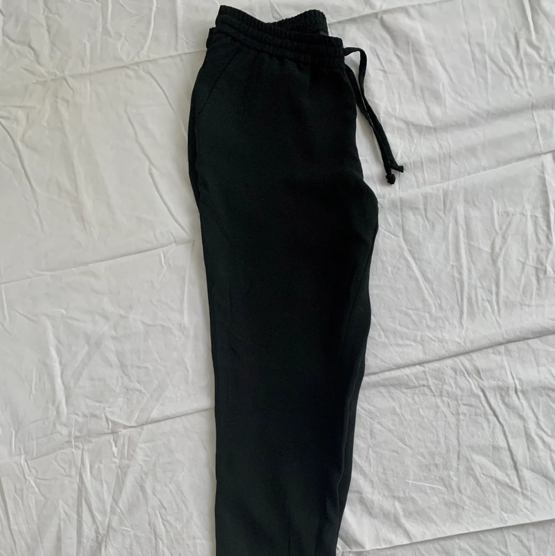 Nya byxor i tunt material/ storlek 38-40 - 90