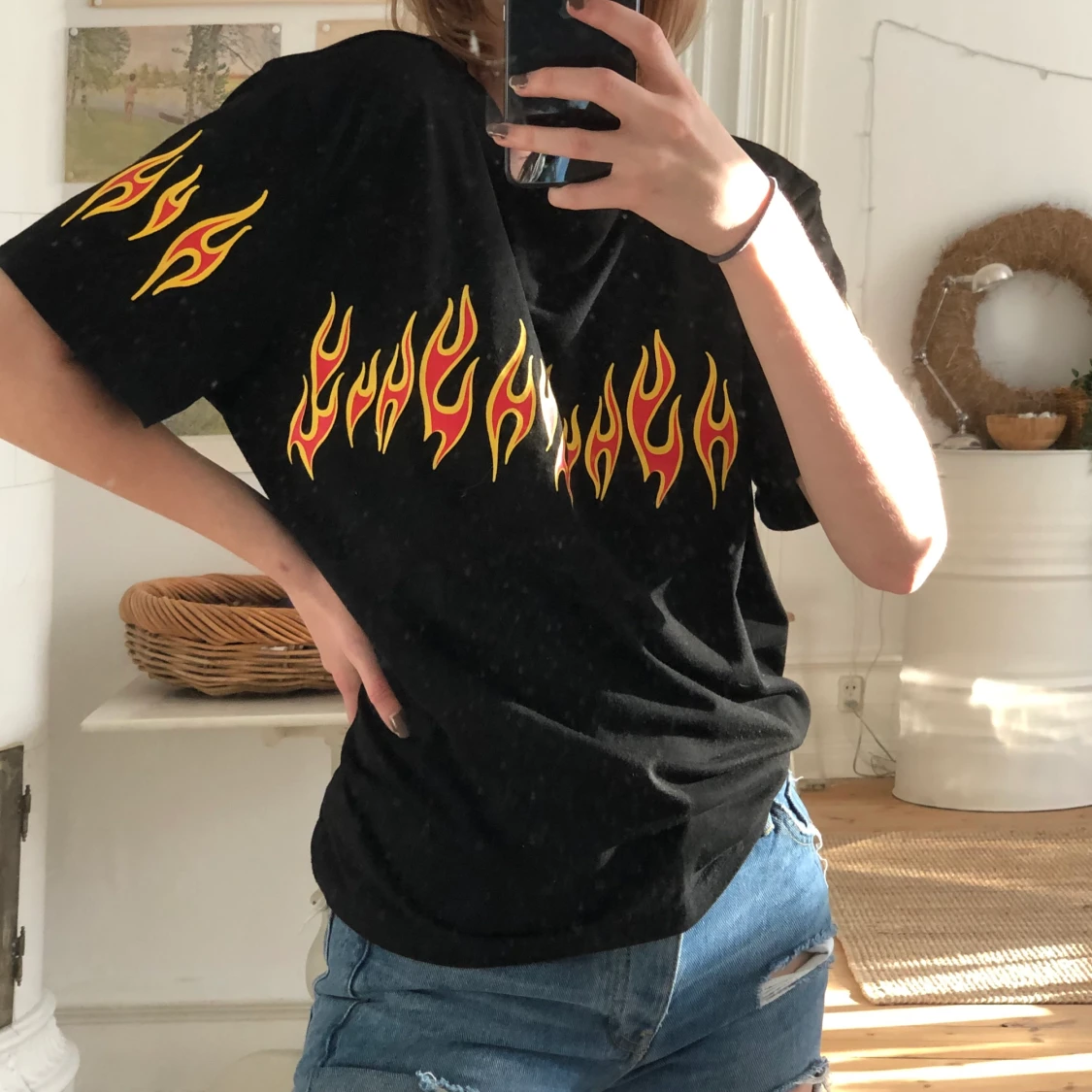 T-shirt med eldsflammor 