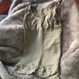 Stödlinje stl xs - Skönt stödlinje stl xs Anv några få ggr eftersom jag gått upp i vikt