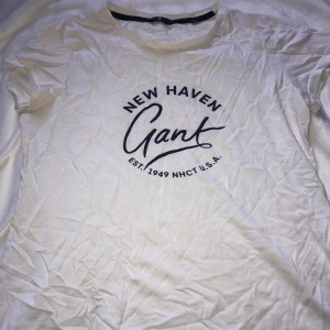 Gant t-shirt i storlek M! -  Gant tröja i storlek M! Knappt använt. Säljer för 100 kr Inkl frakt! Kan mötas upp i Linköping eller frakta! 
