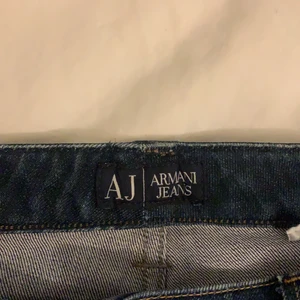 Vintage Armani jeans  - Super snygga låga raka jeans från armani, står 28 men uppskattar till en XS