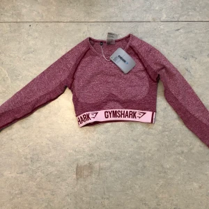 GYMSHARK  - Helt ny croppad gymshark tröja! Storlek S