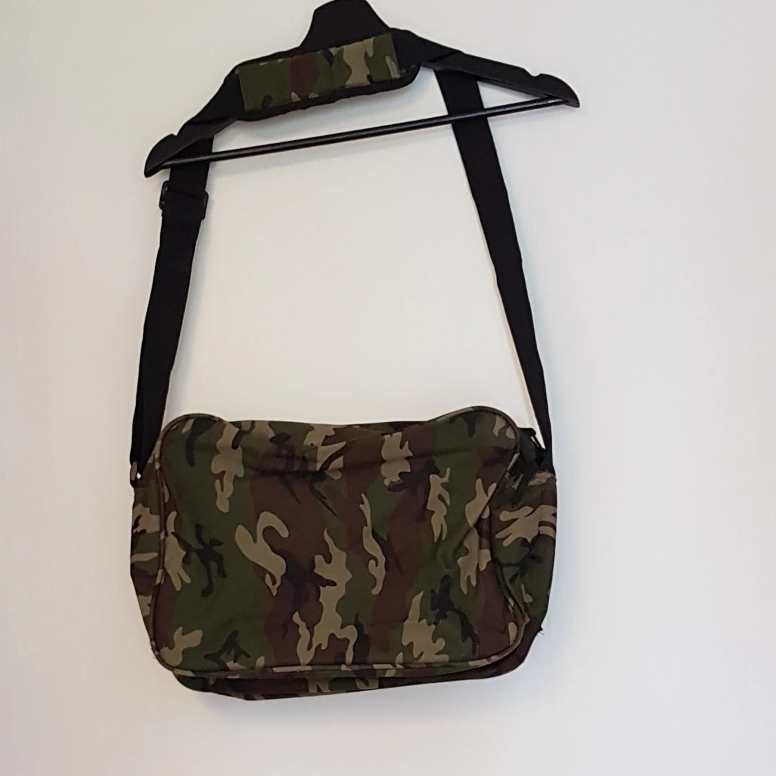 SWEET SKTBS camouflage axelremsväska - 91