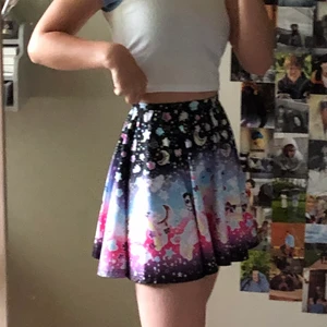 Jätte söt kawaii kjol - En kjol med super gulligt mönster i storlek xxs/xs! Aldrig använd utan i nytt skick💕 