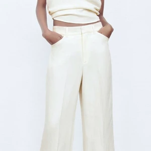 Zara linnebyxor - SLUTSÅLDA LINNEBYXOR! Använda 1 gång, säljer pga för korta (passar 165 och kortare) (300kr+frakt)