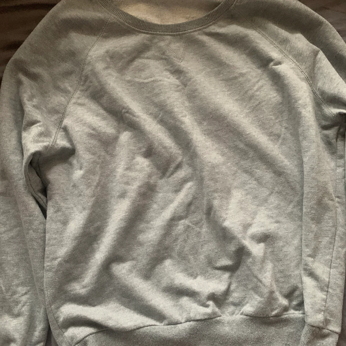 Grå sweatshirt 