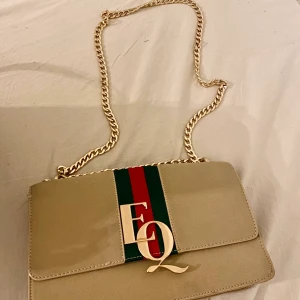 Väska  - Från Gina, som ny